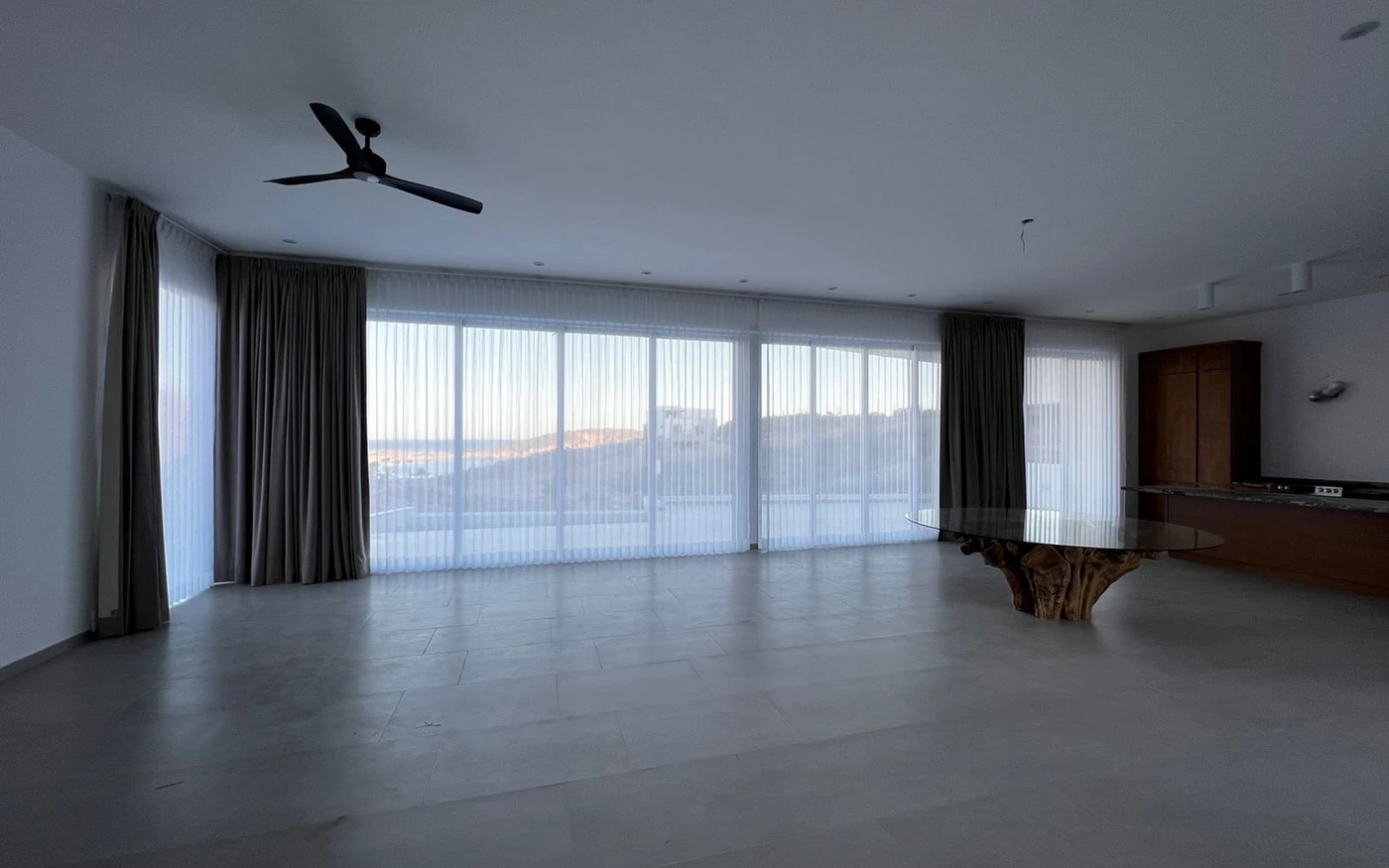 Persianas y Cortinas de California Interiors