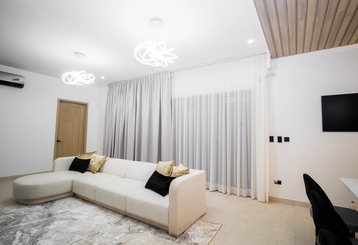 Persianas y cortinas de California Interiors